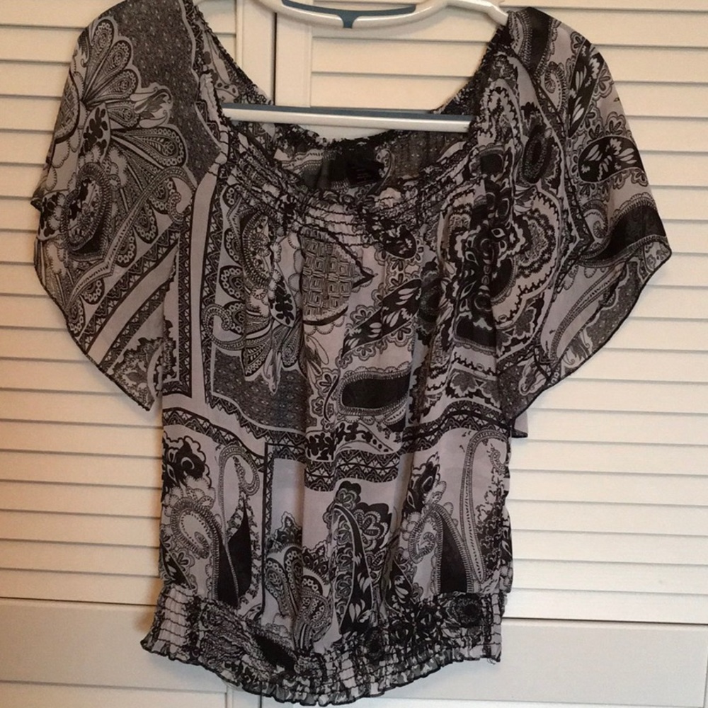 Wrapper Black and White Sheet Print Top Size M